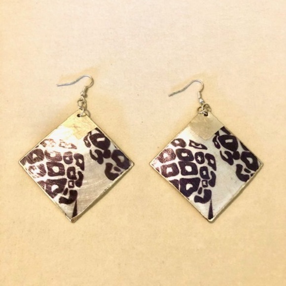 One-of-a-Kind Capiz Shell Earrings with Leopard Pattern and Gold Leaf, L… - Picture 2 of 3